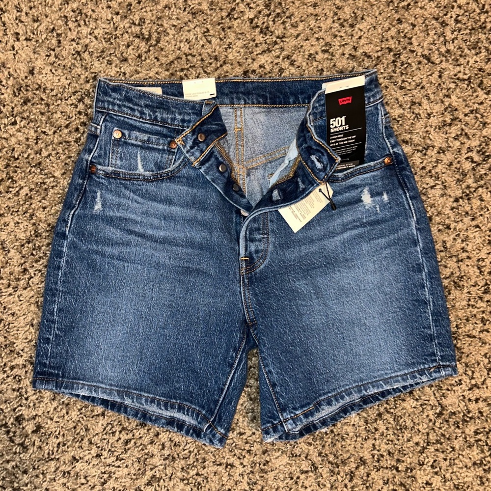 Levi’s Mom shorts